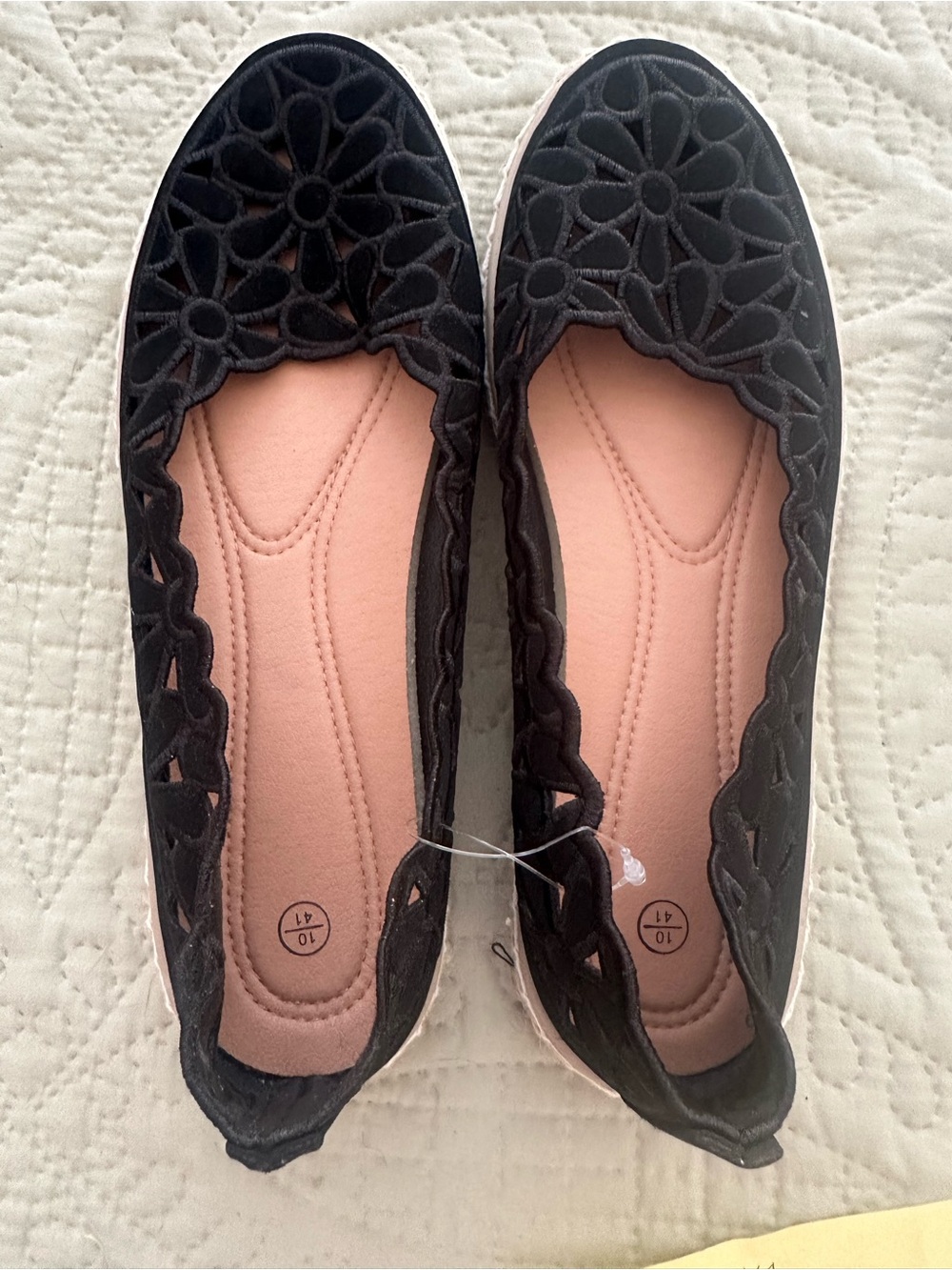 Women's Black Embroidered Floral Cutout Slip-On Flats Sz 10